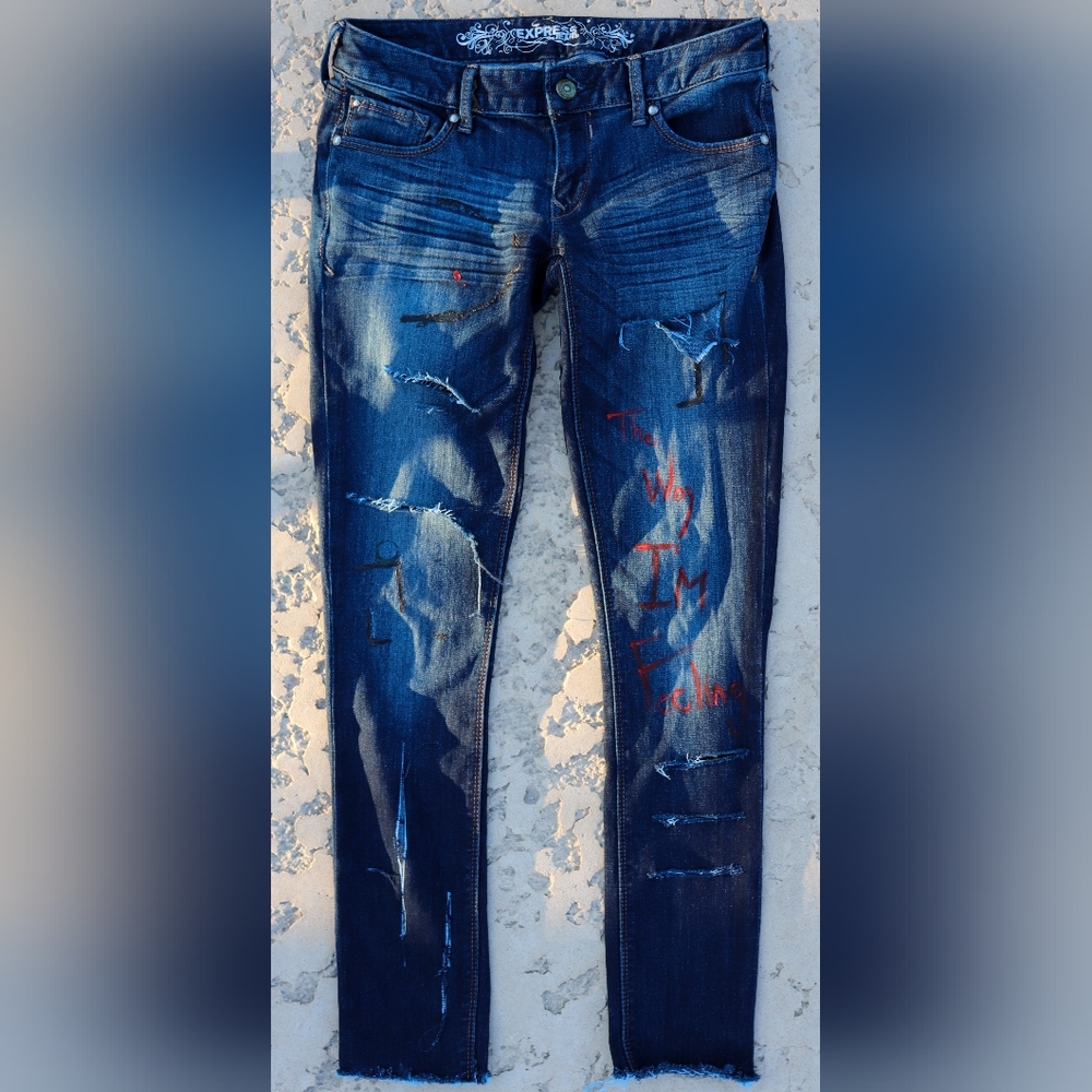 Express Ripped/Graphic Printed Jean Jegging Zelda Slim Fit Size 0